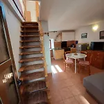 Apartment Mondo דירה *