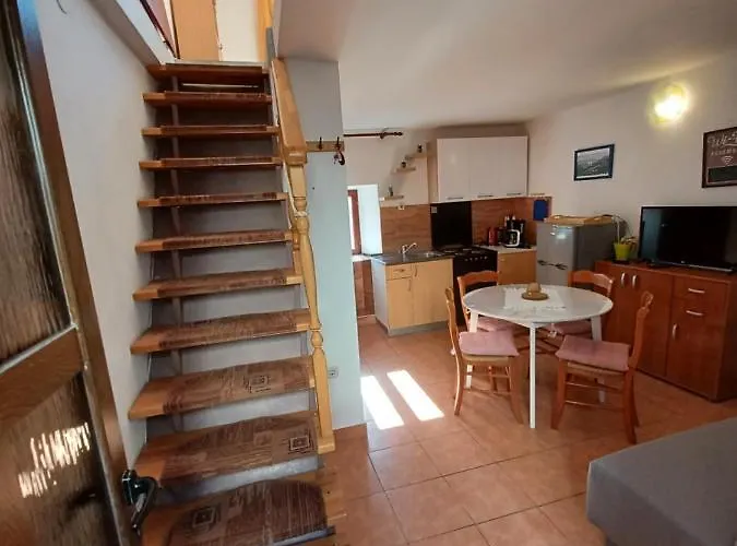 Apartment Mondo شقة *